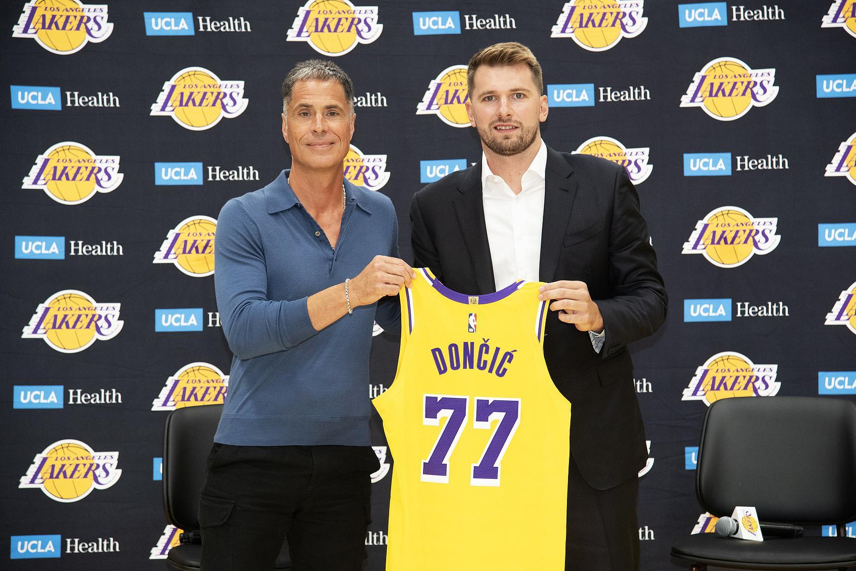 竞技体育-不再保守?东契奇欧锦赛大放异彩 湖人或放弃谨慎策略着眼当下