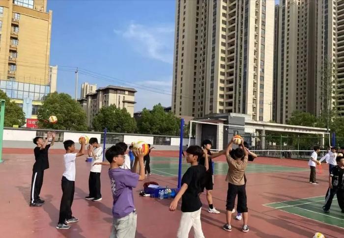 2025年安徽省青少年排球锦标赛，阜阳阜南经开区中心学校载誉归来