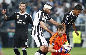 MK体育直播-德国裁判:吹比赛不能离伊布太近 基耶利尼拽人还问我这样拽行不