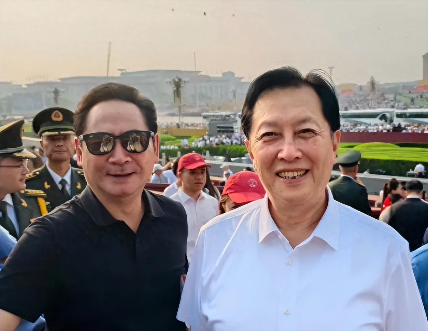 MK体育直播-唐国强担心的事发生了！同现身观礼阅兵，却遭评论批评不如刘劲？