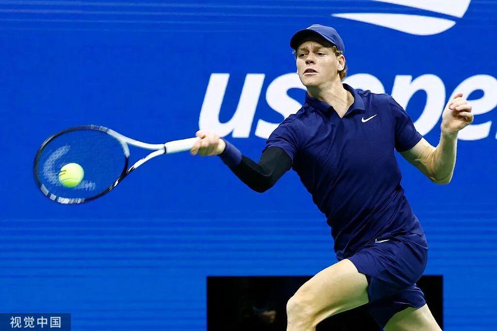 体育赛事平台-美网第13日男单决赛出炉:阿卡直落三盘胜德约 辛纳苦战艰难晋级