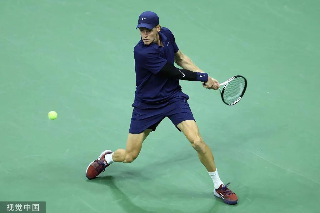 体育赛事平台-美网第13日男单决赛出炉:阿卡直落三盘胜德约 辛纳苦战艰难晋级