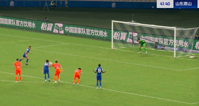 泰山6战不败!5战申花不胜,卡扎戴帽王大雷送点,延续3魔咒