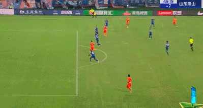 泰山6战不败!5战申花不胜,卡扎戴帽王大雷送点,延续3魔咒