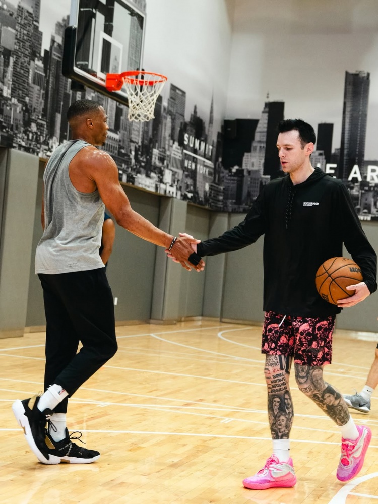 为下一站做准备！威少更新社媒 转发一组今日的训练照