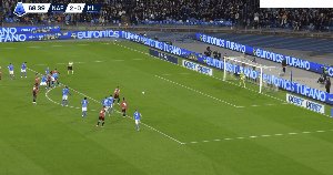 体育新闻-【意甲】AC米兰1比2客负那不勒斯 卢卡库破门