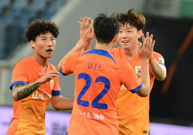 体育新闻-崔康熙迎执教50场里程碑 泰山悄然追赶第一集团