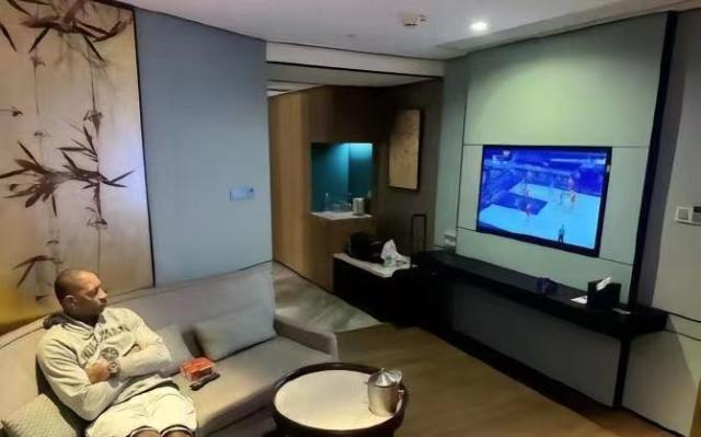 MK体育直播-【夜读】别人无法想象，你还想不到吗？