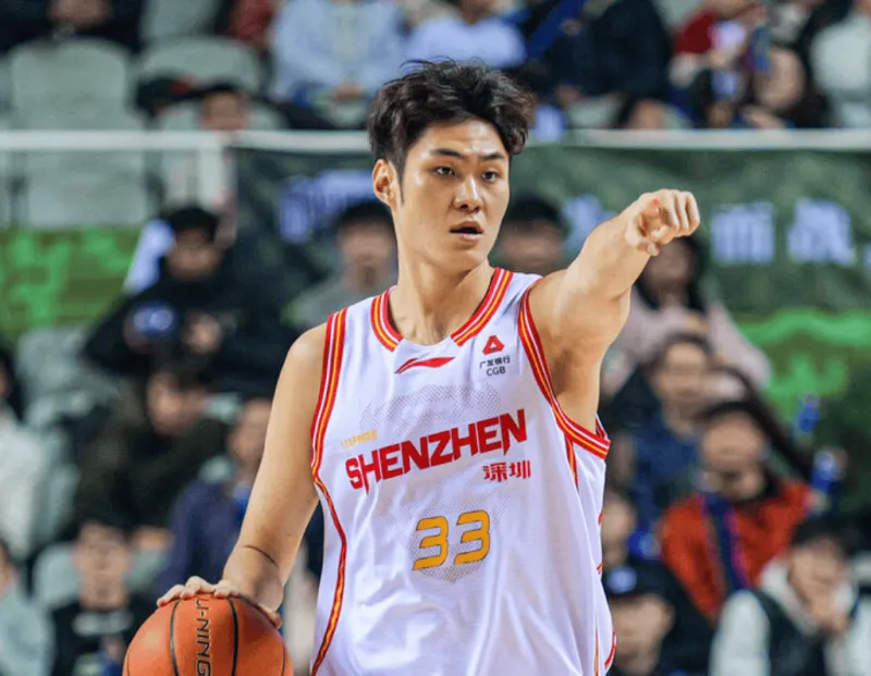 王浩然全场16中10,三分8中4得到24分3篮板3助攻1盖帽