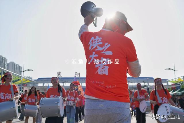 mk体育-楚超第二轮,襄阳3:0拿下随州,但我想聊聊球场边的“拐子情”|任宇翔|体育比赛|球迷|方阵|汉江_新浪体育_新浪新闻