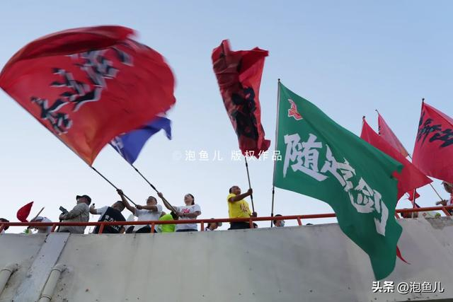 mk体育-楚超第二轮,襄阳3:0拿下随州,但我想聊聊球场边的“拐子情”|任宇翔|体育比赛|球迷|方阵|汉江_新浪体育_新浪新闻